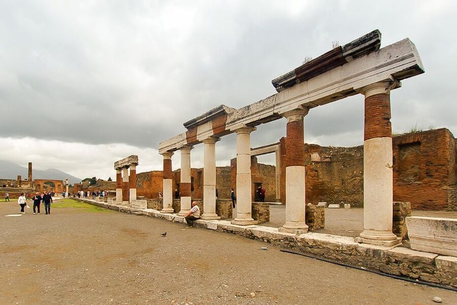 Pompeii: Skip-the-Line Guided Tour with Expert Archaeologist - Plaster casts and the meaning of the eruption of 79 AD
