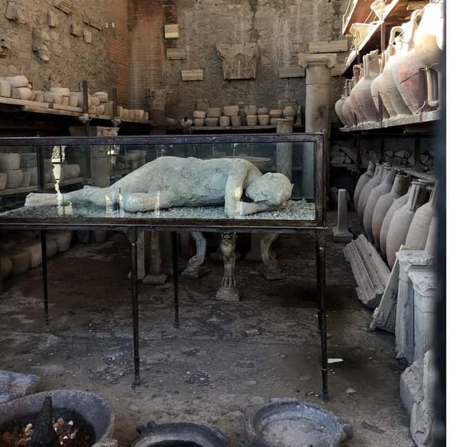 Pompeii: Skip-the-Line Private Tour with Archaeologist Guide - Public Pompeii: forum, gymnasium, baths, and amphitheater
