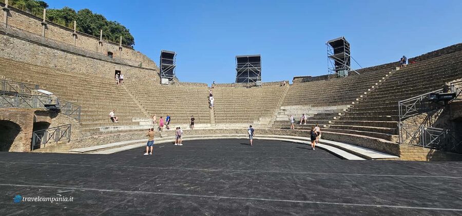 Pompeii, skip-the-line ticket with smartphone audio guide on App - Aqueducts, fountains, public baths, and daily life under ash