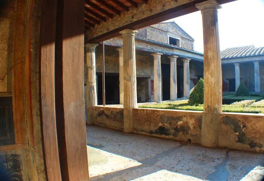 Pompeii: Skip-the-Line Tickets and Tour with Archaeologist - What to bring, and rules that affect your comfort