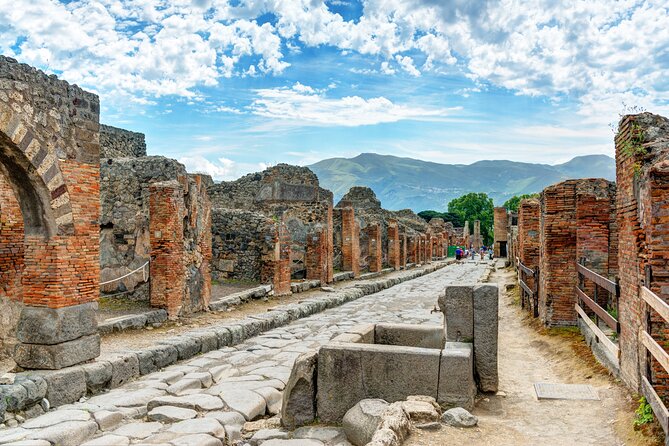 Pompeii Skip-the-Line Tour – Private and limited group options - Why 2 hours in Pompeii can still feel like a win