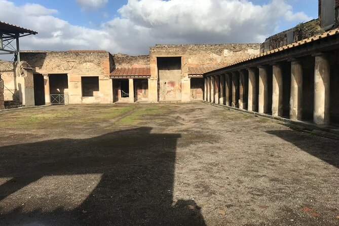 Pompeii Small Group Guided Tour with Skip-the-line Admission - The “red-light district” walls: art, rumor, and what you should do with it
