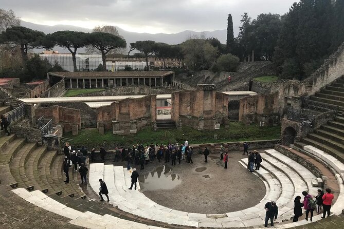 Pompeii Small Group Guided Tour with Skip-the-line Admission - Skip-the-line admission: how it affects your first hour
