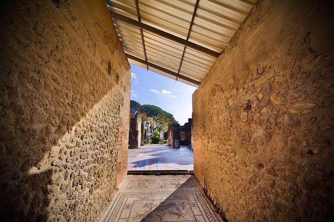 Pompeii Small Group Tour & Food/Wine tasting at Mt. Vesuvius - Porta Marina Superiore: the simple way to get oriented fast