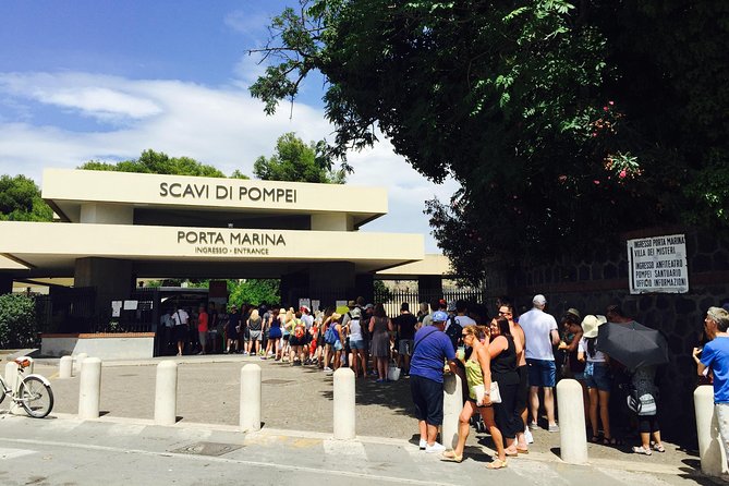 Pompeii: Small Group Tour with an Archaeologist - The Forum and Civic Pompeii: where you understand the city
