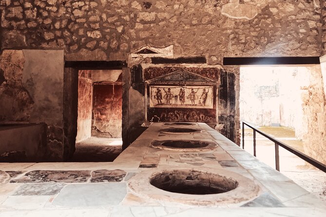 Pompeii Small Group with an Archaeologist and Skip The Line - Skip-the-line in Pompeii: how this tour saves the day