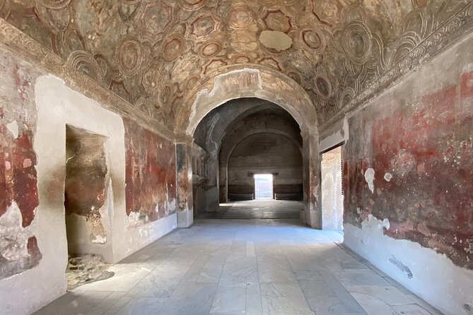 Pompeii Small Group with an Archaeologist and Skip The Line - Stabian Baths (Terme Stabiane): frescoes and everyday luxury
