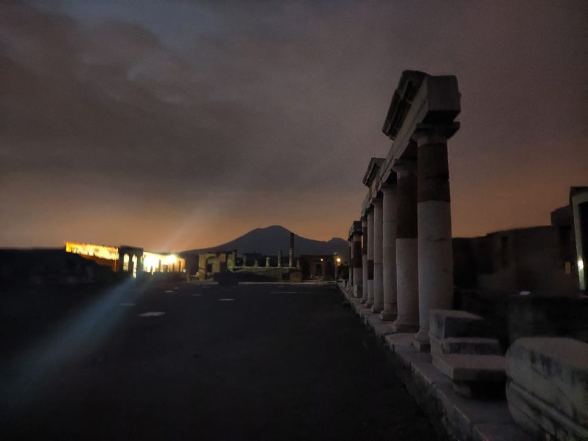 Pompeii Sunset tour for small group - Why Pompeii at sunset changes the whole experience