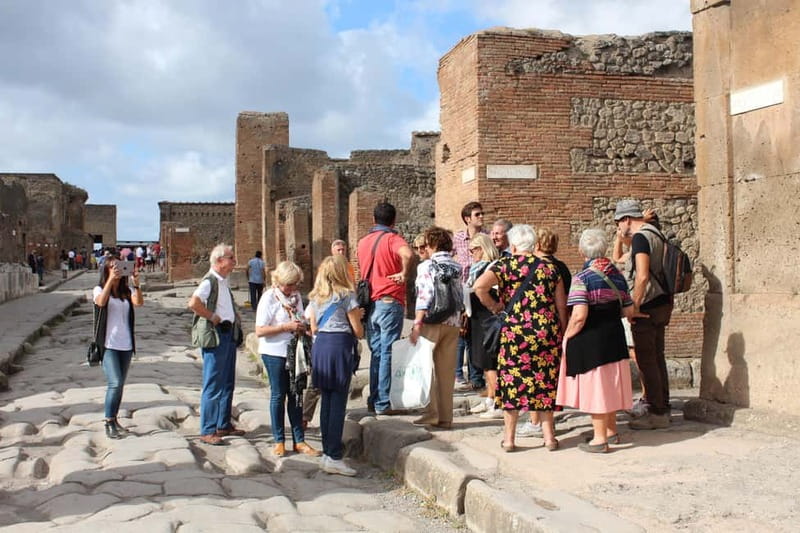Pompeii: The Ultimate Skip-the-Line Archaeological Adventure - Amphitheater Photo Stop: How Spectacle Worked in Pompeii
