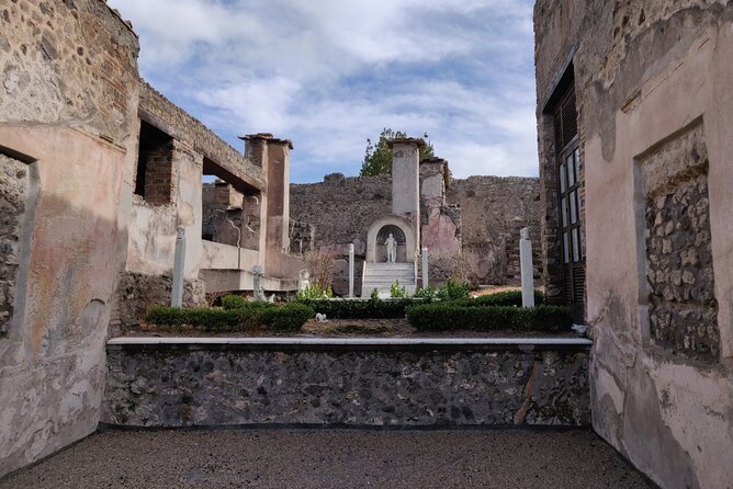 Pompeii to Vesuvius Tour with Skip-the-Line Tickets to Ruins & Volcanic Crater - The lunch pause: what to plan since lunch isn’t included
