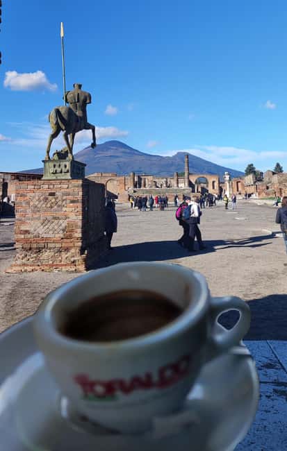 Pompeii Tour with Archaeological Expert and Lunch - Teatro Piccolo: entertainment at human scale