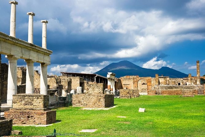 Pompeii tour with archaeologist - Pompeii with an archaeologist: why it feels different