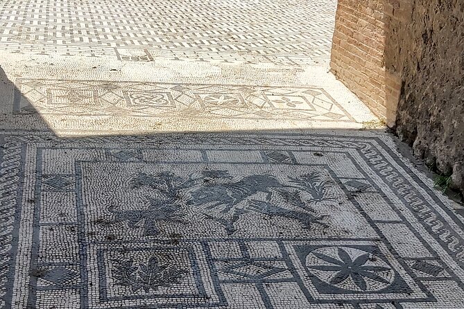Pompeii tour with archaeologist - Cave Canem and the House of the Tragic Poet