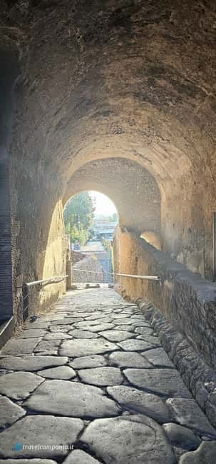 Pompeii: Tour with Archaeologist Guide & Skip-the-Line Entry - Lupanare: a frank look at Roman nightlife and sexuality