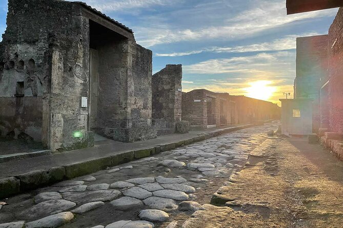 Pompeii Unveiled: 3-Hour Private Tour In-Depth Discovery - Stop 4: Pompei Casa Dei Ceii and the Hunting Scene on the Garden Wall