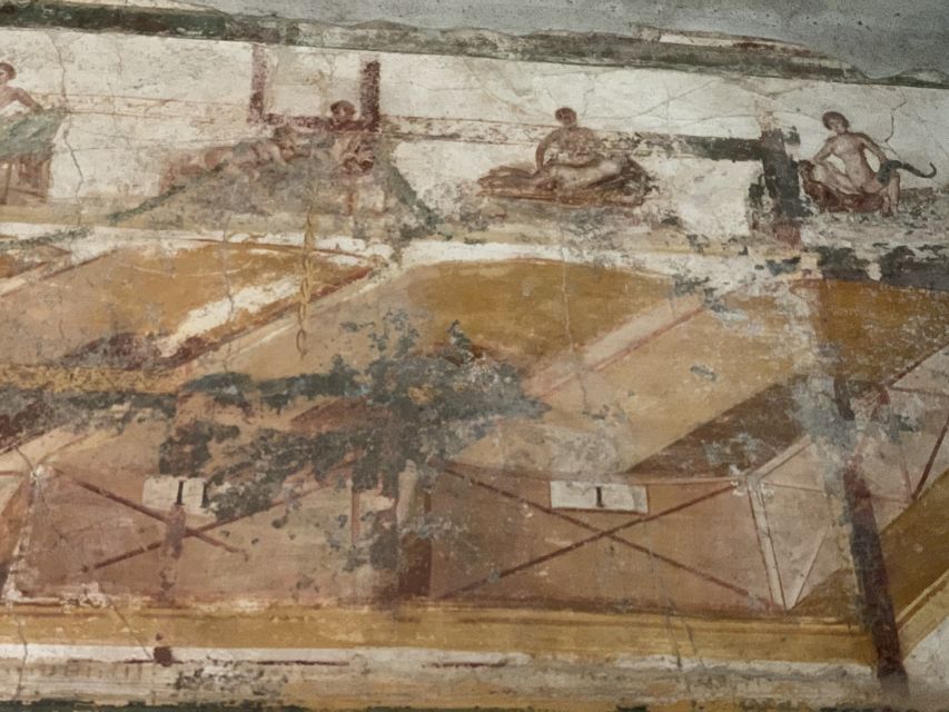 Pompeii VIP 3h Tour: Skip-the-line with your Archaeologist - Finishing at the amphitheatre: public life on display