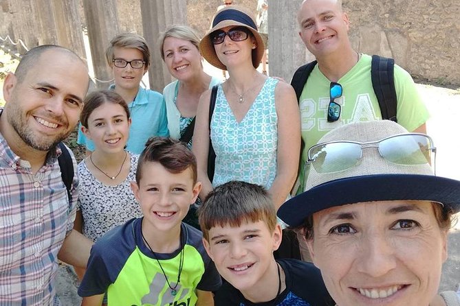 Pompeii walking tour - Meeting at Piazza Esedra and How the Tour Runs