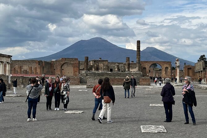Pompeii walking tour (2hrs) - “Having Fun” in Pompeii: How the Story Fits Together