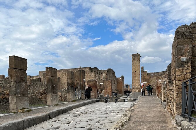 Pompeii walking tour (2hrs) - Price and Logistics: What $60.08 Buys (and What It Doesn’t)