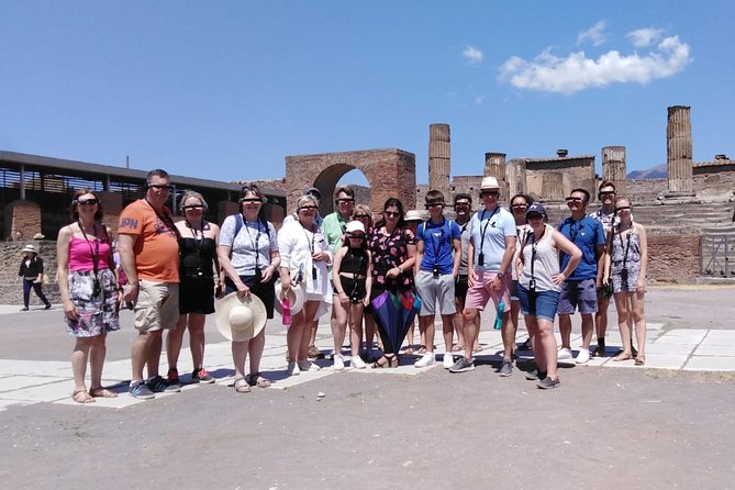 Pompeii: walking tour with 3D glasses and with entrance ticket - Group Size, Pace, and Why Staying Close Matters