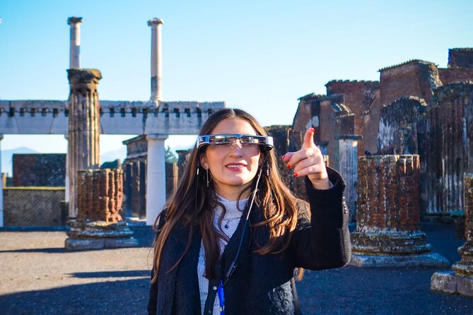 Pompeii: walking tour with 3D glasses and with entrance ticket - How the 3D Augmented Reality Glasses Change What You See