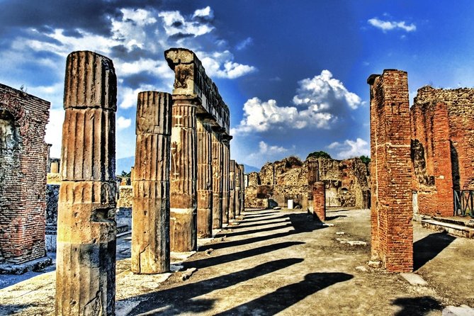 Pompeii Walking Tour with a licensed Guide - The 2-hour walk inside Pompeii: how the timing works
