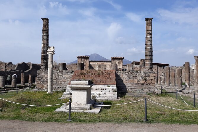 Pompeii & Wine Tasting : Private Day Trip from Naples - What to pack (so two hours at Pompeii doesn’t feel miserable)