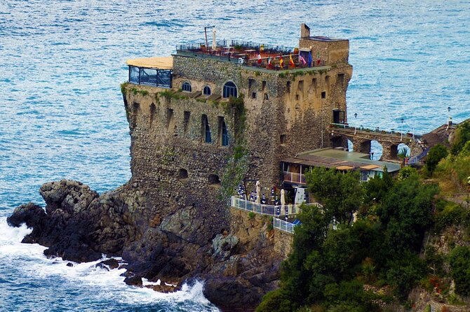 Private Amalfi Transfer from Napoli with English Speaking Driver - How the English-speaking driver actually helps