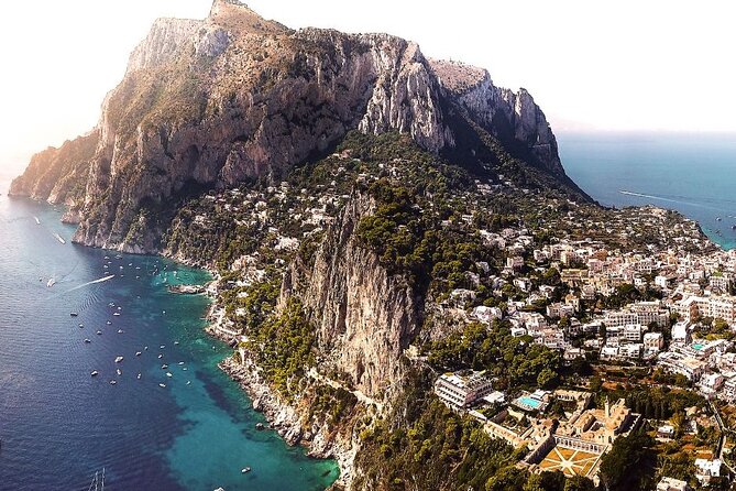 Private Boat Tour from Naples to Capri Onboard Tornado 50 - Lunch and reservations: how the day avoids the usual Capri stress