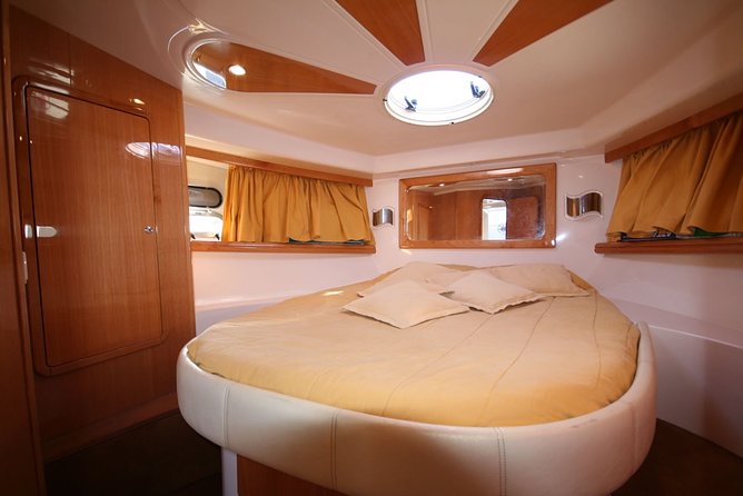 Private Cruise from Naples to Capri and Amalfi Coast - yacht 40' - Swimming and snorkeling (and scuba gear): turning the day active