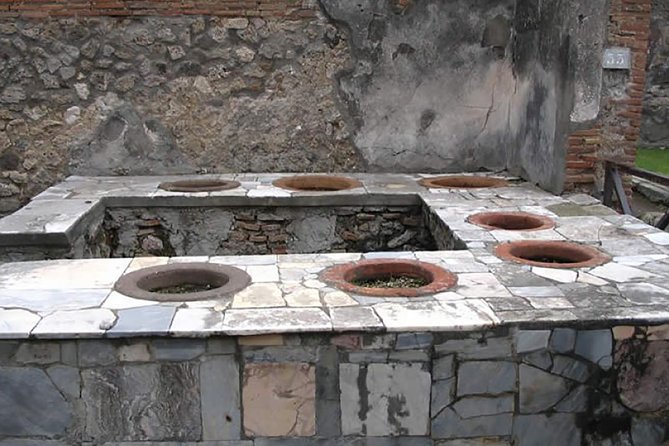 Private Pompeii Day Trip From Rome by Fast Train to Naples and Car Service - Pompeii time with an English archaeologist guide