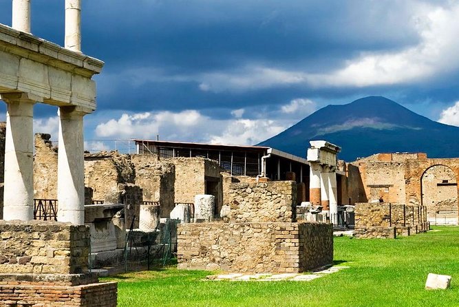 Private Pompeii Half-Day Tour with Skip-the-Line Ticket+Transfer - Pacing, Walking, and Comfort on a Half-Day Schedule