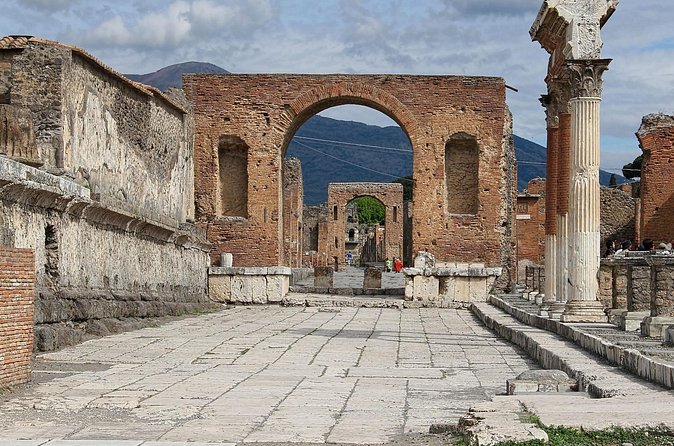 Private Pompeii, Sorrento and Positano Tour - Sorrento’s historical center: tiny lanes, inlaid wood souvenirs, and flexible lunch time