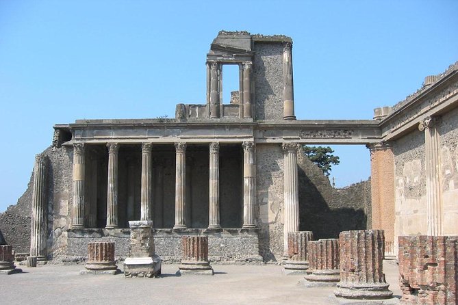 Private Pompeii Tour with 3D Virtual Reality Headset - Tour Assistant Only - Comfort, Safety, and Medical Notes for VR Headsets