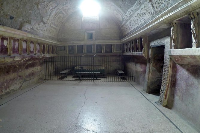 Private tour Amalfi Coast and Pompei: Positano and Sorrento - Key moments that make this day tour work