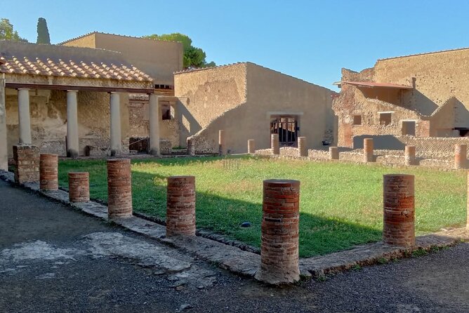 Private Tour in Herculaneum with an authorized guide - English guidance that keeps the visit clear