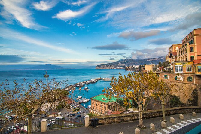 Private Tour in Pompeii Sorrento and Positano - Sorrento free time: shopping, coffee, and choosing what matters