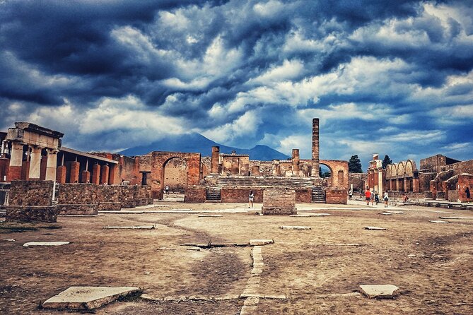 Private tour of Pompeii with archaeologist - 3 hours. - Avoiding the crowds without losing the big moments