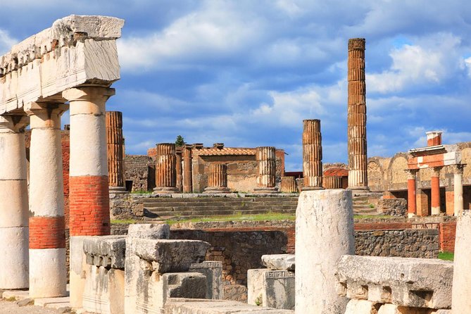 Private Tour Pompeii and Herculaneum - Herculaneum (Ercolano): the preserved look at wealthy Roman daily life