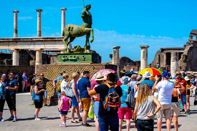 Private Tour: Pompeii & Wine Tasting at the Slopes of Mt Vesuvius - Lunch and wine tasting on the Vesuvius slopes