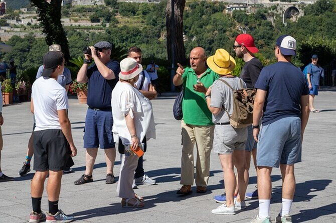 Private Tour to Amalfi Coast and Sorrento from Naples with Driver - Sorrento: your lemon break and sea-view wandering time