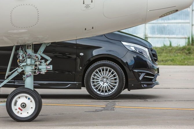 Private Transfer from Naples to Positano/Sorrento and vice versa - The real win: a named driver waiting where you land