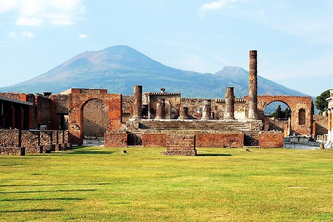 Private Transfer from Naples to Sorrento with Stop at Pompeii - Leave your bags with the car and driver
