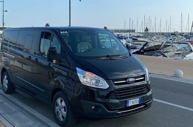 Private transfer from Rome to Sorrento - Family-friendly comfort: car seats, water, and patience
