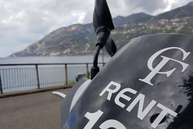 Scooter rental on the Amalfi Coast - Helmet, GoPro option, and the gear that boosts the day