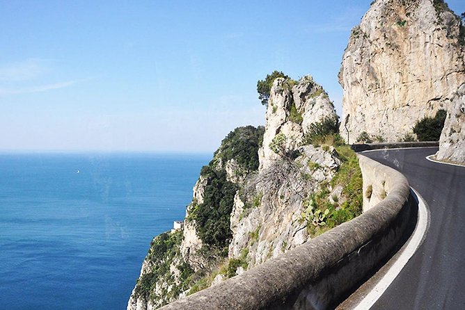 Scooter rental on the Amalfi Coast - No motorbike experience required: what to expect in real life