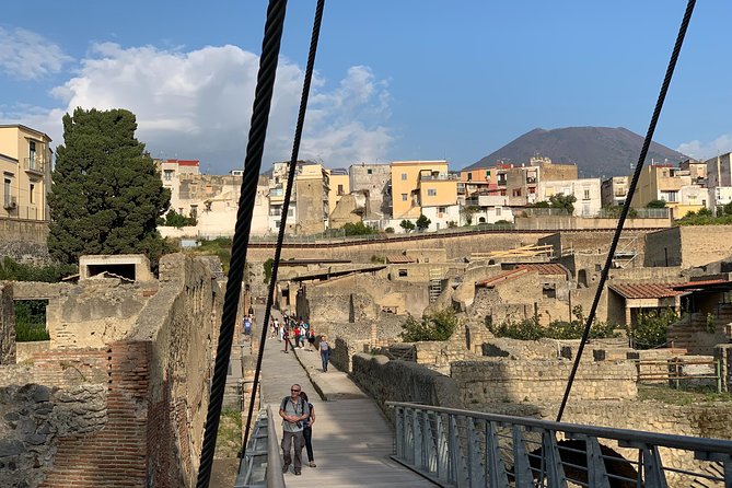 Secret Herculaneum: The Hidden Treasure of Ancient Roman Civilization - Starting point: finding the right door to the park