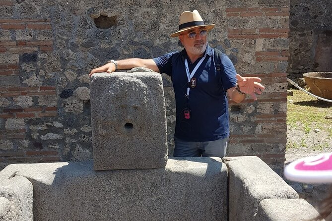 Semi - Private Tour of Pompeii with an Archaeologist - Timing Inside Pompeii: Sun, Shade, and Crowd Pressure