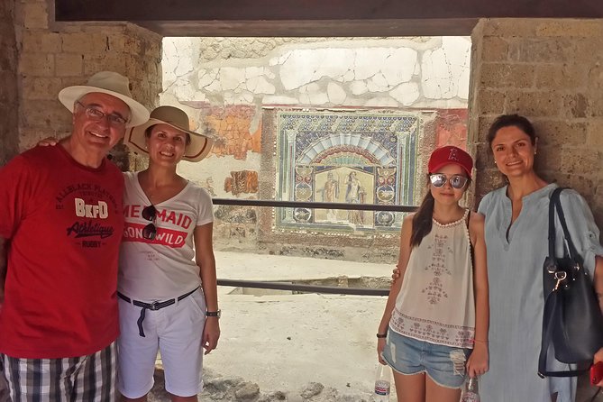 Skip-the-line Ancient Herculaneum Highlights Exclusive Tour with Private Guide - Private guide + art historian approach: what it feels like on the ground