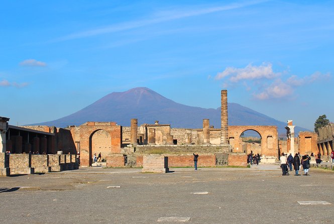 Skip-the-Line Pompeii Archaeological Site with Private Guide - The Pompeii story you’ll hear: Mt. Vesuvius and AD 79